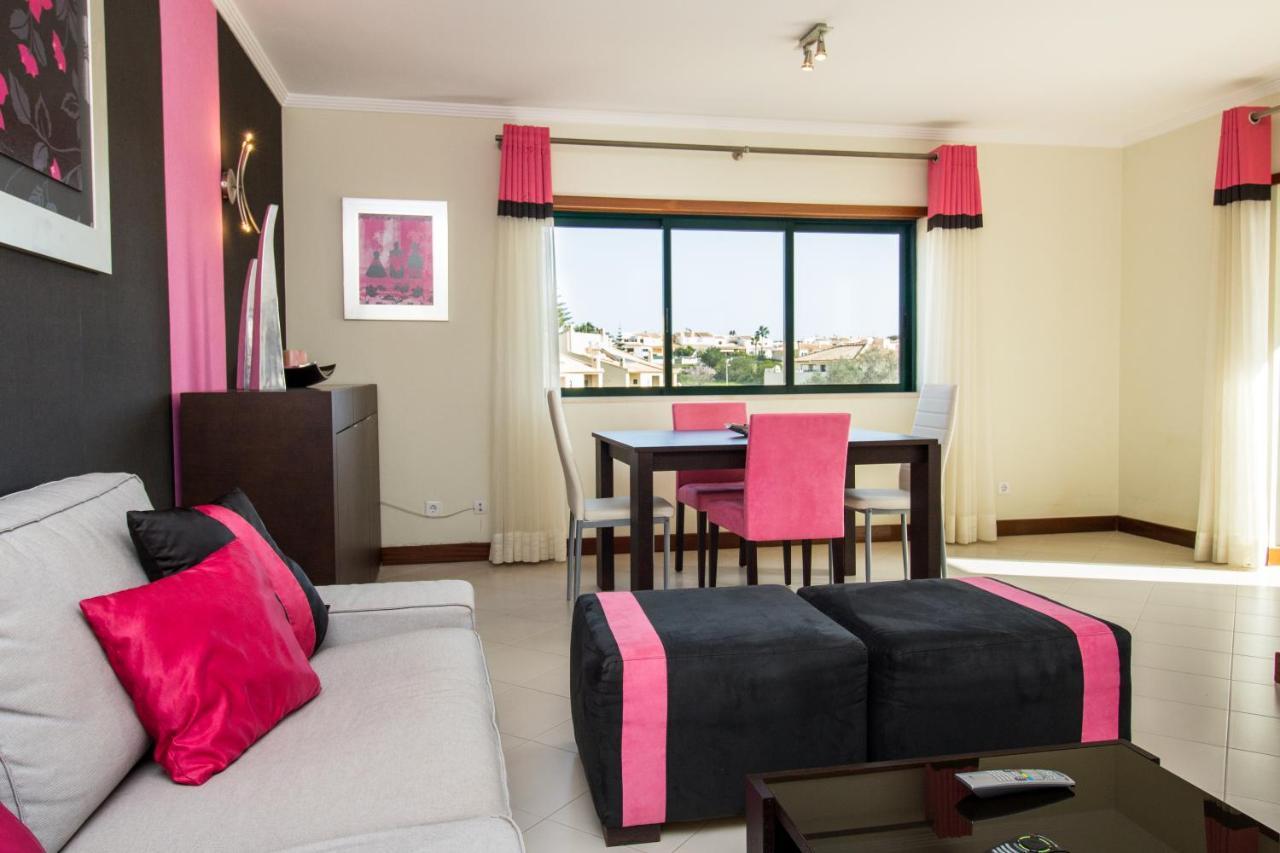 Family Apartment - Pool And Garden & Playground & Beach & Albufeira Exterior photo