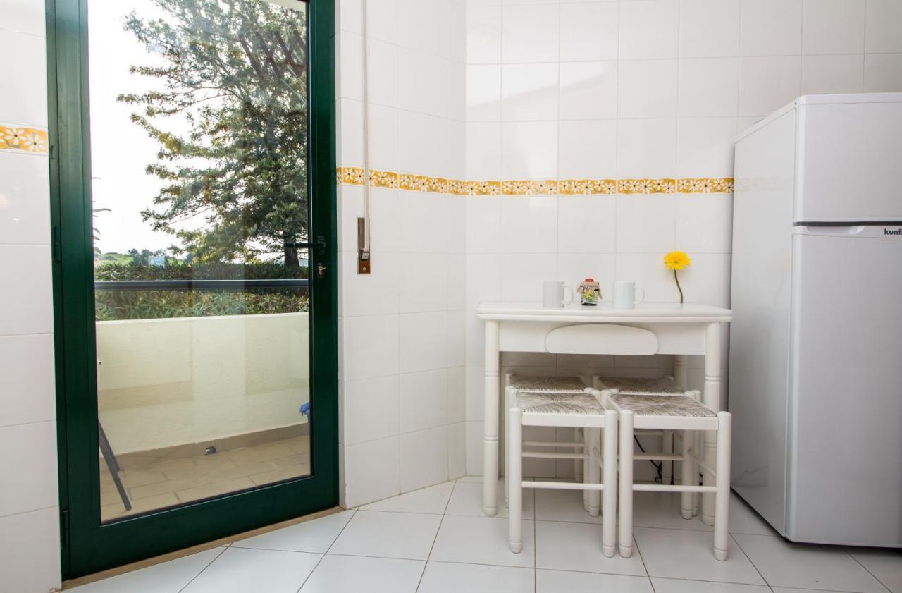 Family Apartment - Pool And Garden & Playground & Beach & Albufeira Exterior photo
